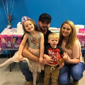 Meet your Posher, Cara